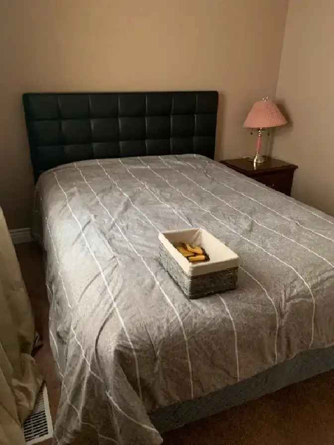 Furnished room for rent Highland Park NW 800.00 - Calgary