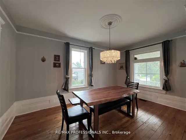 House For Sale in Pickering, Ontario