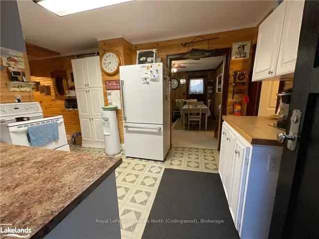 4 Bedroom Cottage near Doe Lake - Family Fun & Fully Furnished