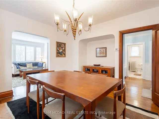 Port Credit Bungalow - Luxury Home or Semi-Detached Development Opportunity