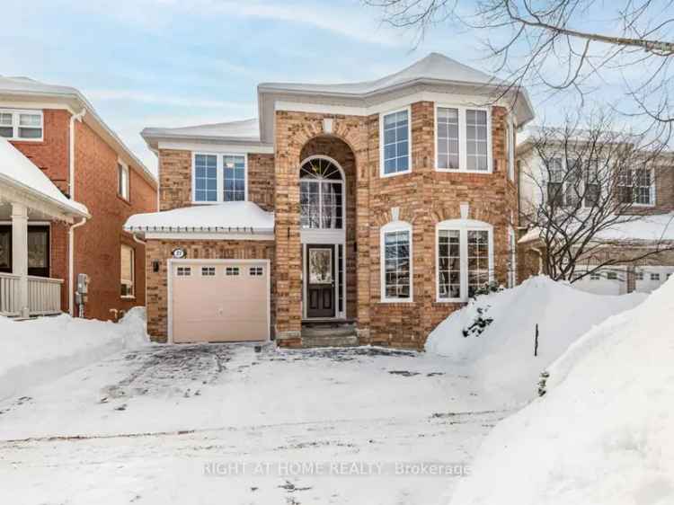 Buy Single Garage Detached Home in Berczy with Updated Kitchen and 4 Bedrooms