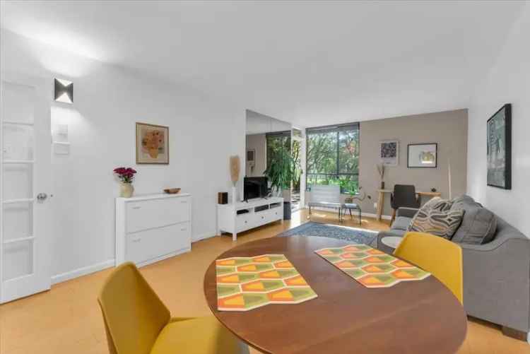 Vancouver Westside Condo: 1-Bedroom Ground Floor Suite