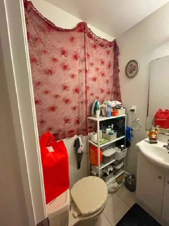 Clean, Quiet Room for Rent with Private Bathroom