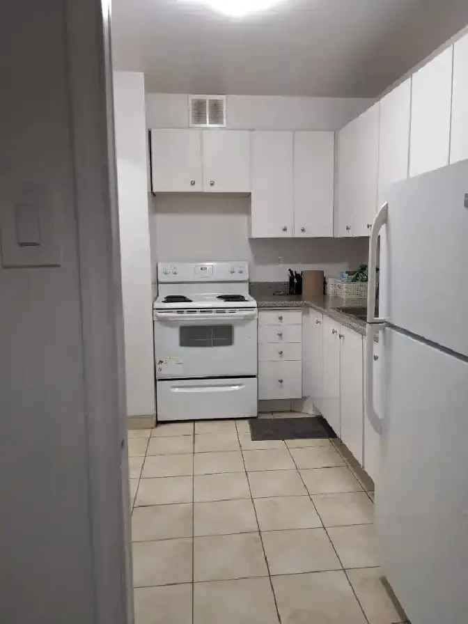 Rent Private Bedroom in Downtown Toronto with Shared Amenities