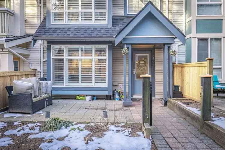 Charming Updated Highgate Townhouse Near Skytrain