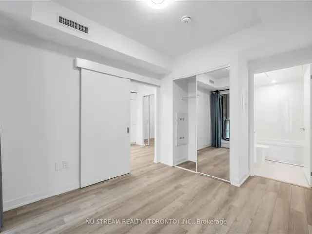 Downtown Toronto Condo 2 Bed 2 Bath 650 Sq Ft