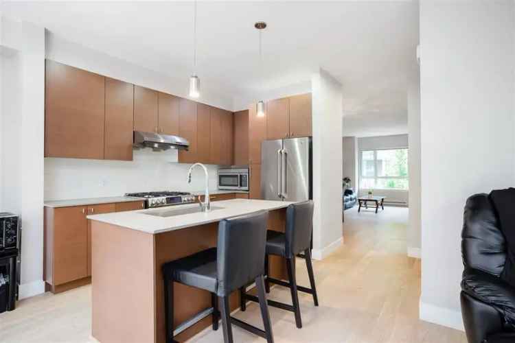 1770 Sqft Family Townhouse in Canoe at Port Royal New Westminster