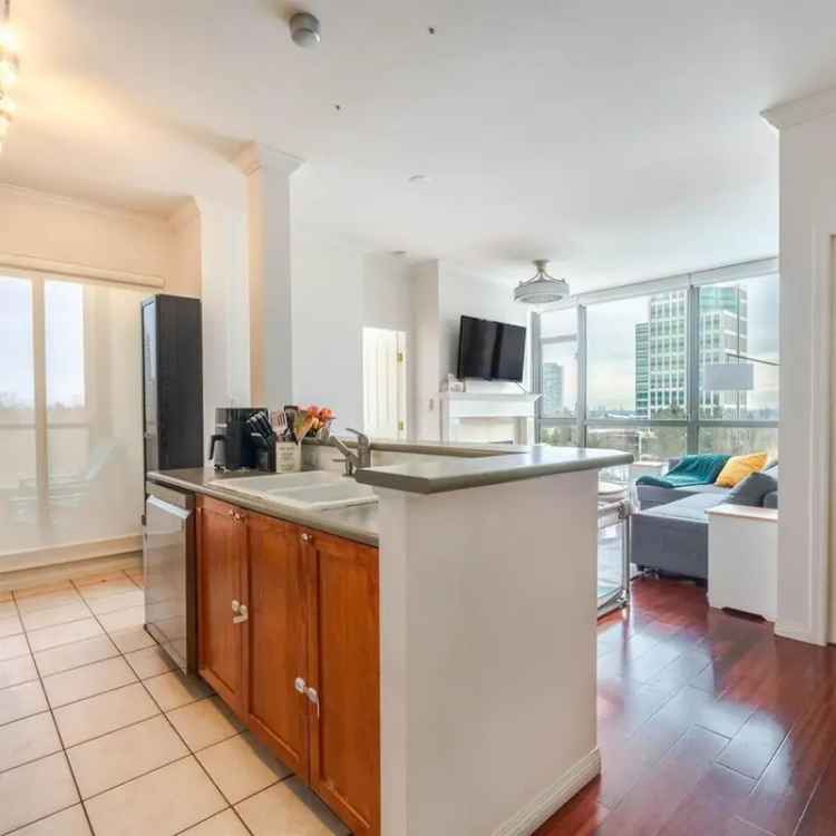 843 Sqft 2 Bed 2 Bath Corner Unit in The Claridges