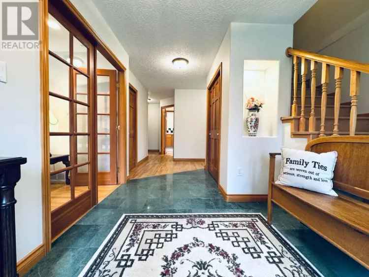 Updated 3-Bed, 2-Bath Home with 3-Car Garage in Merritt