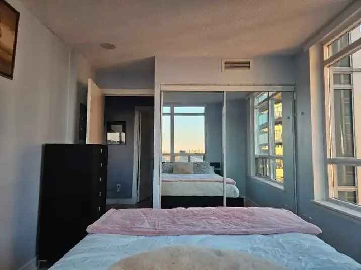 Furnished Room in luxurious 2 bedroom 2 bathroom Condo