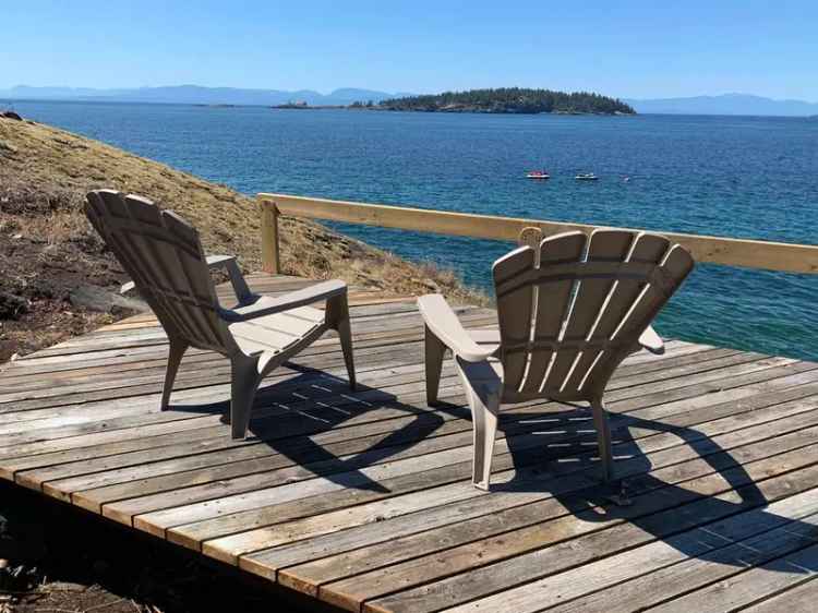 Halfmoon Bay Waterfront Bungalow  Renovated 2 Bed 2 Bath