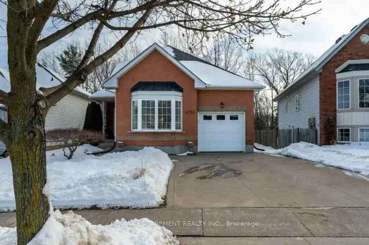 Beamsville Bungalow Family Home Ravine Lot Updated Features