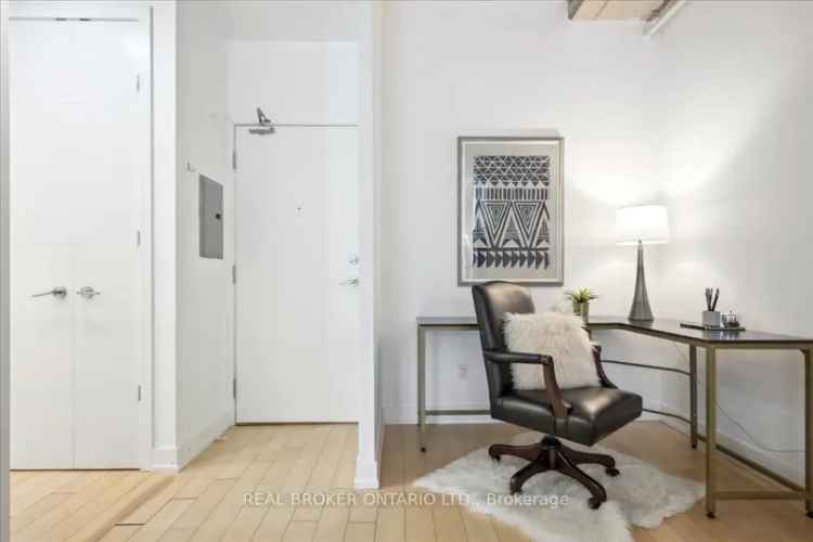 King West 1+Den Condo with 400 Sq Ft Terrace