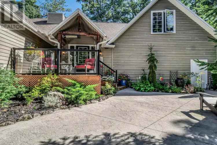 Luxury Home in Port Franks with Guest House and Huge Garage