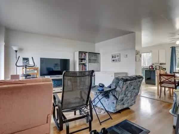 Two-Storey Semi-Detached House for Sale in Estrie