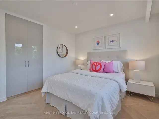 House For Sale in Toronto, Ontario