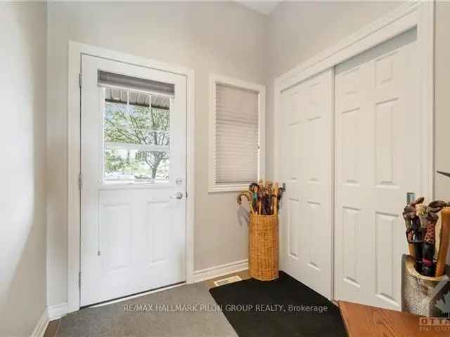 Beautiful Upgraded Townhouse in Morris Village No Rear Neighbours