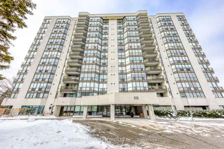 Immaculate 2-Bedroom Condo with Lake Ontario & Toronto Skyline Views