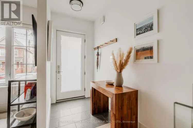 Leslieville 3 1 Bedroom Home New Construction Modern Amenities