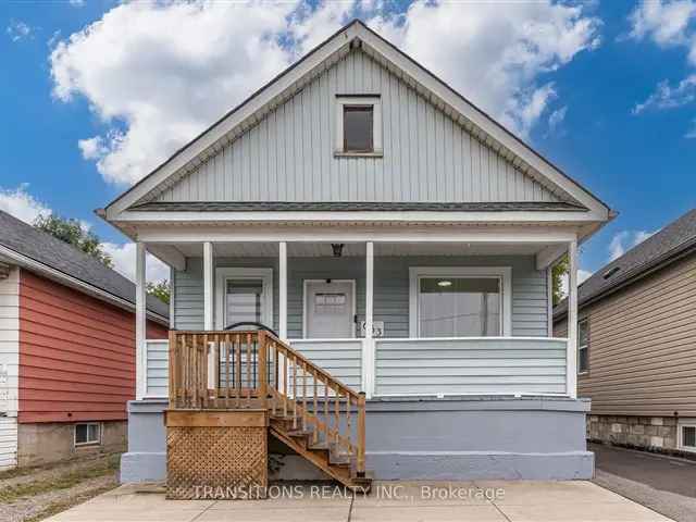 House For Sale in Hamilton, Ontario