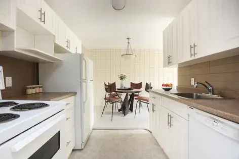 2 Bedroom 77m² Apartment in Winnipeg Near Pembina Highway