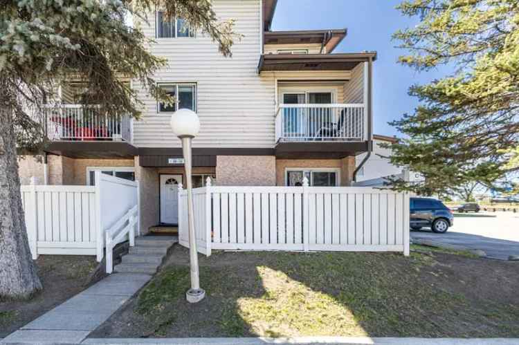 2-Bedroom Corner Unit Townhome Forest Heights