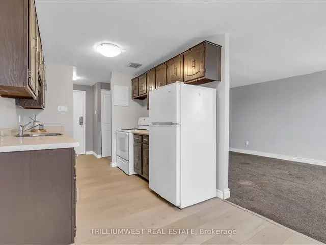 Cozy 1-Bed Condo in Forest Hill Kitchener with Balcony and Parking