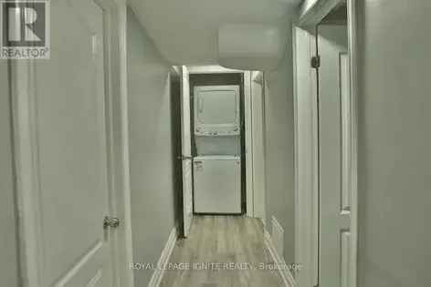 3 rooms apartment of 351 m² in Toronto