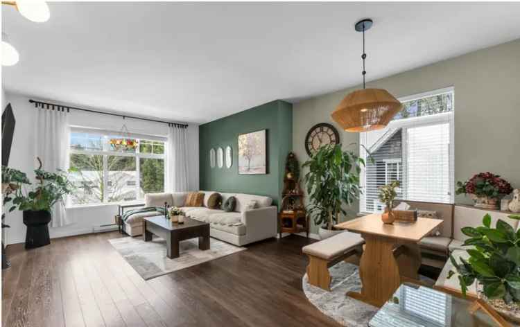 Luxury 4-Bedroom Townhome in Dawson's Creek South Surrey