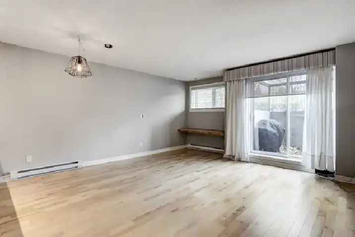 Bright 2 Bedroom Condo Near Lachine Waterfront