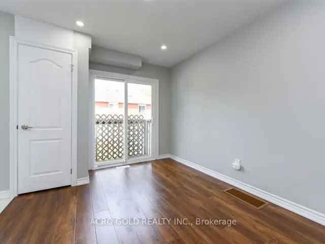 House For Sale in 19, Hoskins Square, Brampton, Ontario