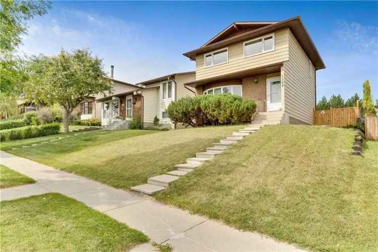 House For Sale in 1248, Berkley Drive NW, Calgary, Alberta