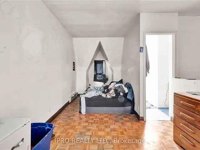 Semi Detached 4 Units Dufferin Grove Renovation Opportunity