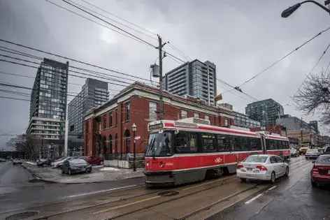 1 room apartment of 349 m² in Toronto