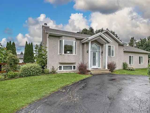 Bungalow for Sale Sainte Genevieve de Berthier Proprio Direct