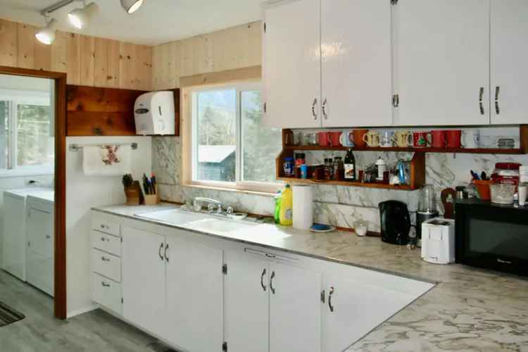 Furnished and Renovated Ocean View Cottage - Ocean Falls, BC