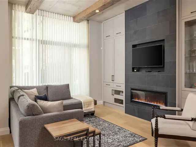 Luxury 2-Storey Townhome in Toronto's Church-Wellesley Village