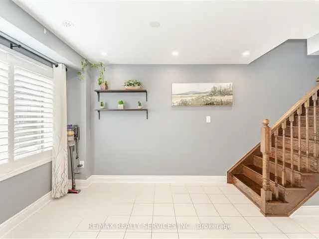 Spacious 3-Bedroom Townhouse Near Mount Pleasant GO Station