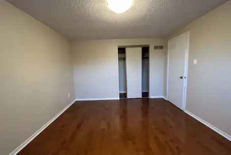 3 rooms house of 1038 m² in Mississauga