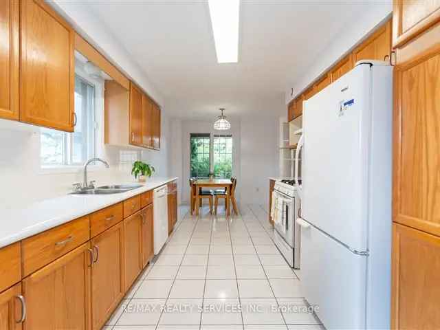 Double-Car Detached Bungalow in Oakridge - 4 Beds, 2.5 Baths