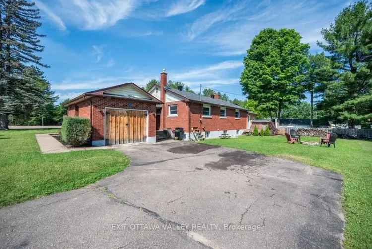 House For Sale in Deep River, Ontario