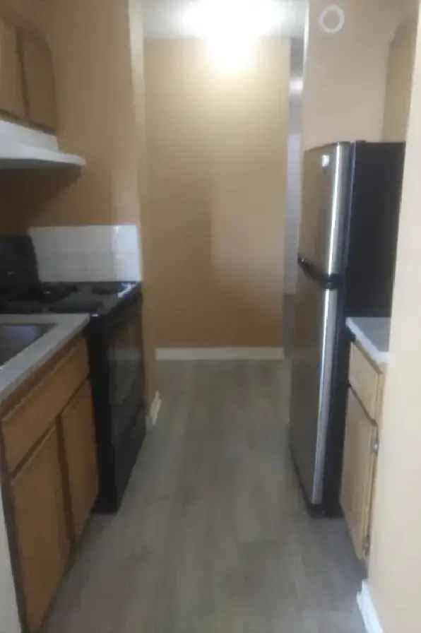 BRIGHT and SPACIOUS 1 BEDROOM suite! All utilities included!