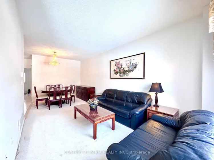 Markham Unionville Townhouse - 3 Beds, Large Backyard, Prime Location