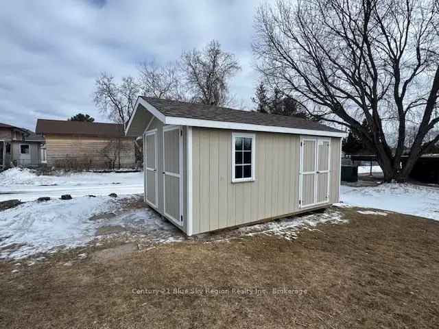 3+2 Bedroom Bungalow - Updated Income Property