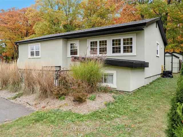 House For Sale in Strathroy-Caradoc, Ontario