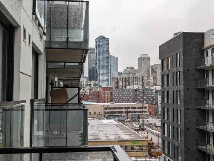 rent a fancy studio in Griffintown