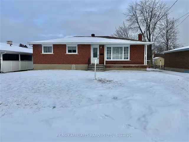 3 1 Bedroom Bungalow Family Home Updated Furnace Hardwood Floors