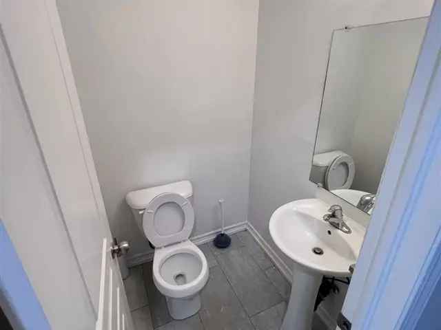 3 Bedroom Detached House For Rent London