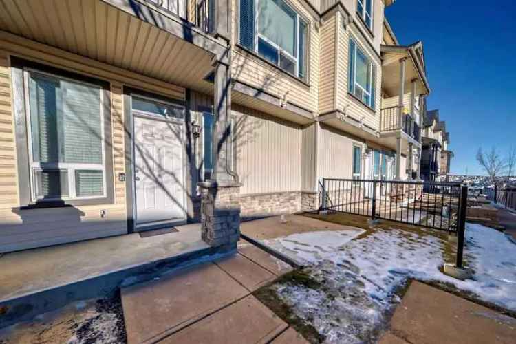 Townhouse For Rent in Calgary, Alberta