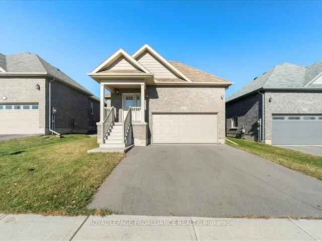 All Brick Bungalow 1300+ Sq Ft 2 Bed 2 Bath Double Garage